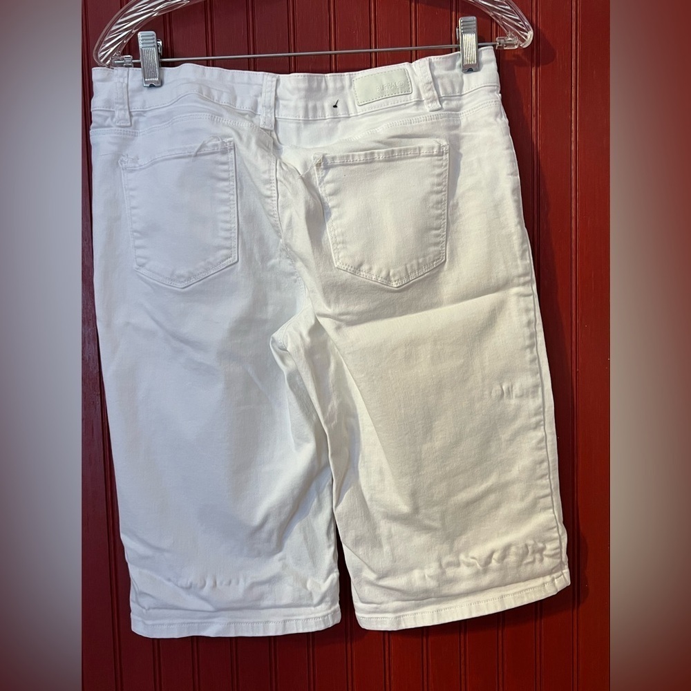 Buffalo David Bitton Women's White Casual Shorts 10 - Picture 2 of 4